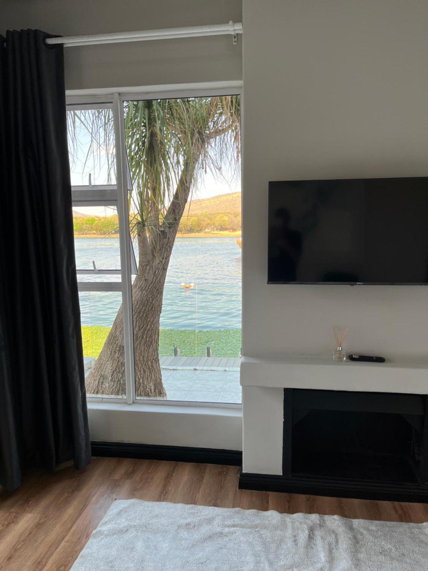 Serene Suite On The Dam Hartbeespoort Exterior foto