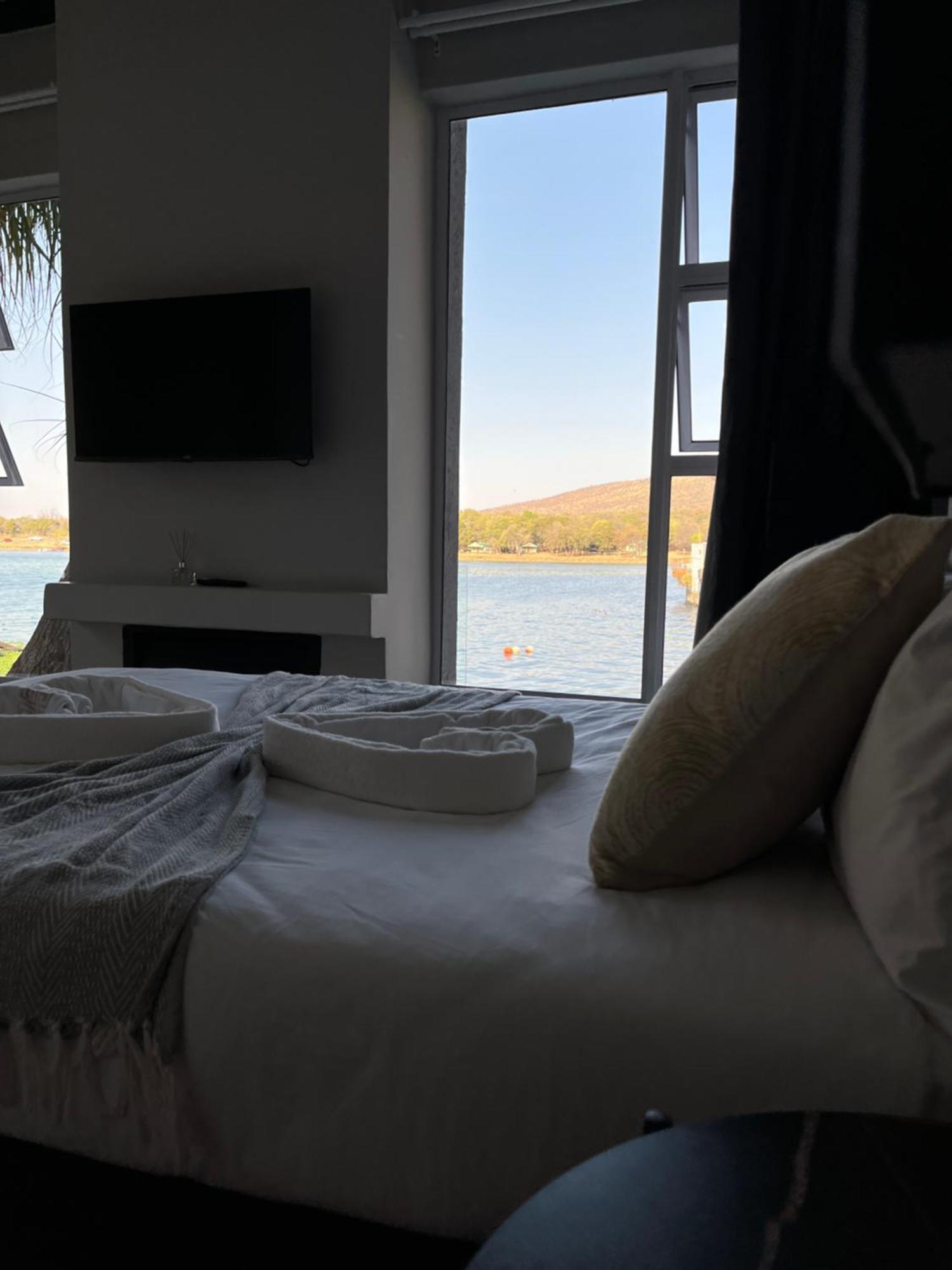 Serene Suite On The Dam Hartbeespoort Exterior foto